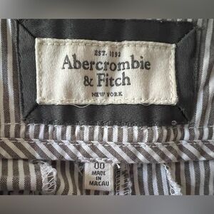 Abercrombie women’s 00 lightweight trousers. Brown and white striped pant.